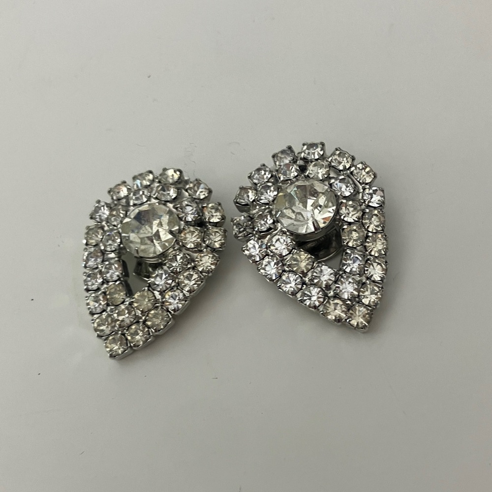 Sparkling Teardrop Crystal shoe clips